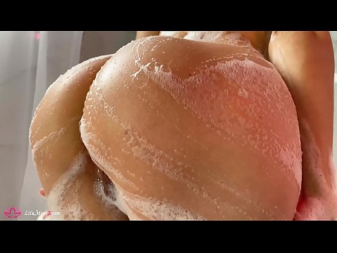 ❤️ Brunetė masturbuoja putytę su vibratoriumi iki intensyvaus orgazmo duše ️❌ Kokybiškas porno prie lt.onetubes.top ﹏